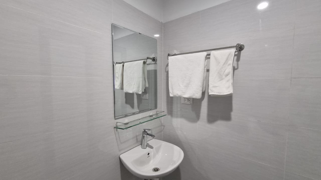 Era Apartment Khuc Thua Du Hanoi Exterior foto